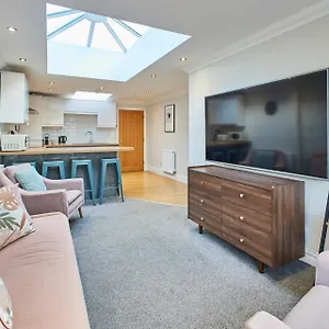 Host & - The Milton Saltburn-by-the-Sea